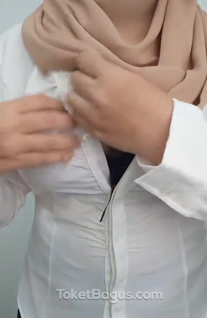 Thumbnail untuk Jilbab Pamer Belahan Toket Viral smp Simontok Lagi