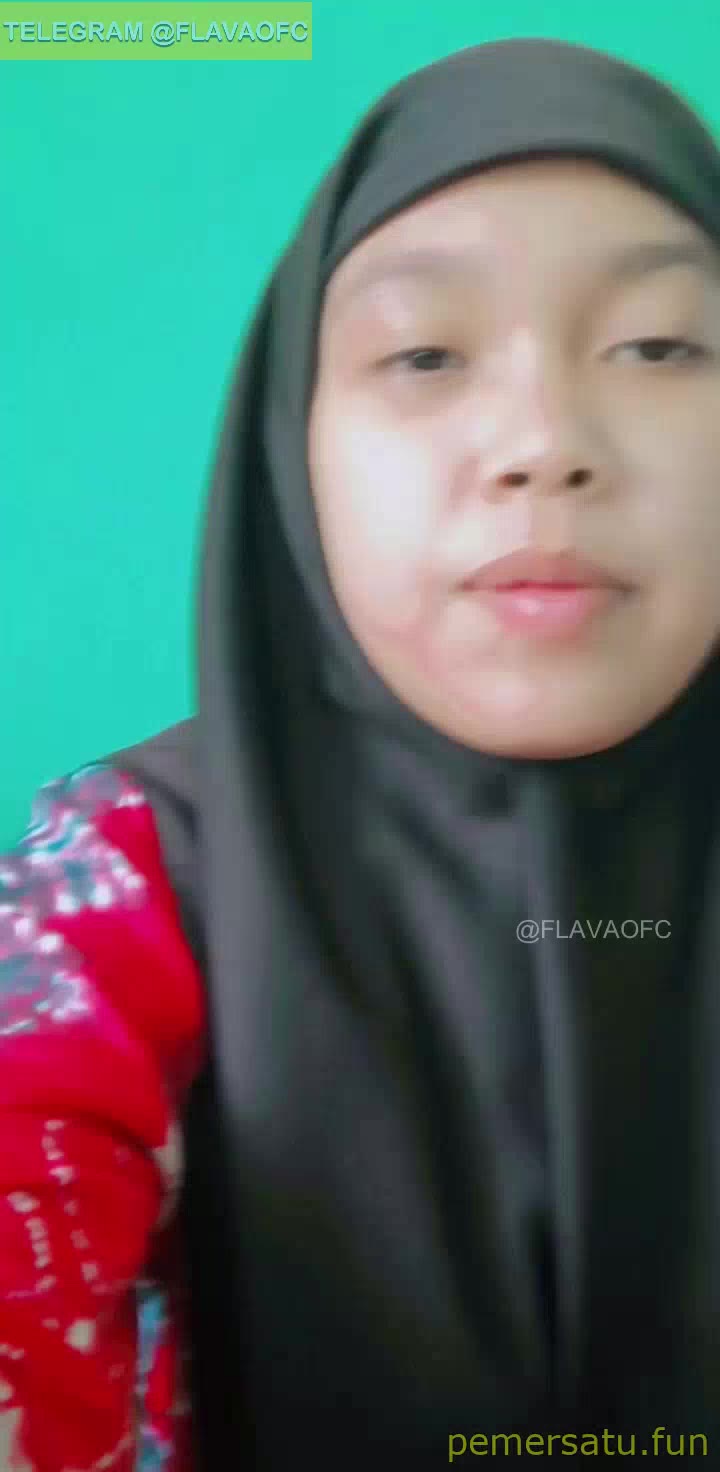 P10 Dinda Hijab ABG 18yo Terkenal Di Sekolah
