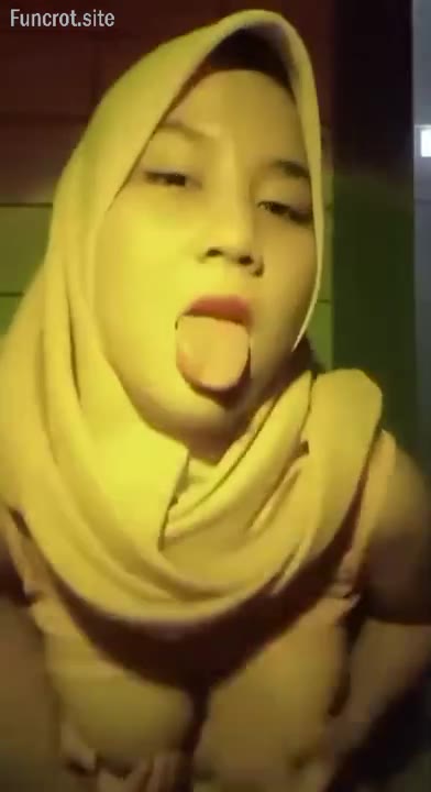 Thumbnail untuk Bokep Indo Abg Hijab Cantik Sange Mainin Memek