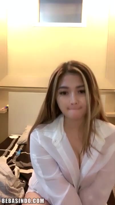 Thumbnail untuk Bokep Indo Zara Bugil Lepas Kemeja Putih Rare