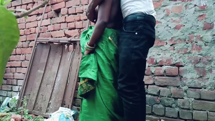 Thumbnail untuk Desi Girlfriend Outdoor Fucked By Lover And Sucking