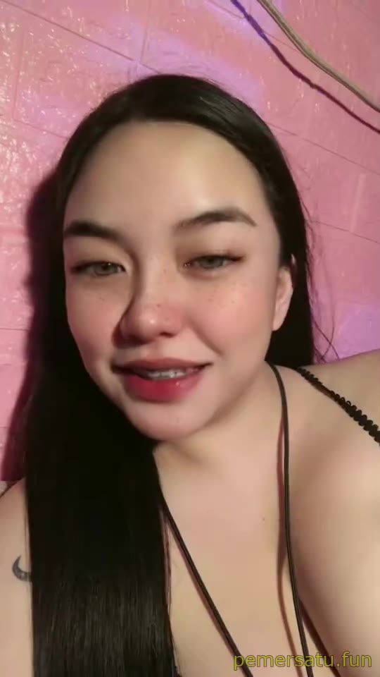 P17 Alexis Vivienn Tiktoker Cantik Mulus