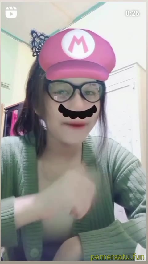 P33 Zeya Abg 18yo Kacamata Sange