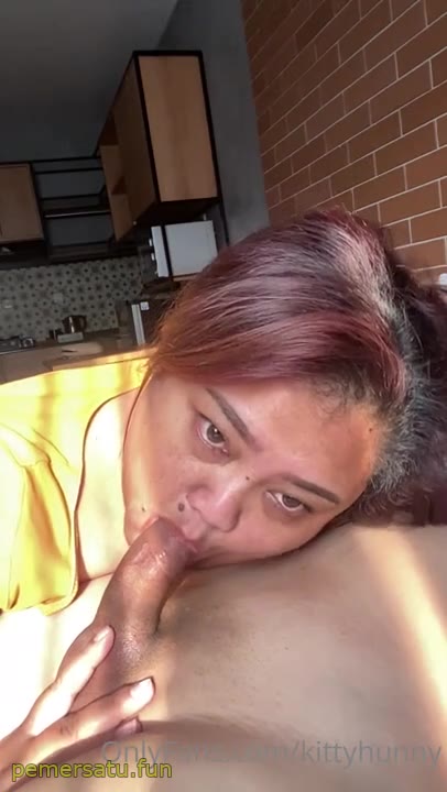 P23 Kitty Hunny Emak Montok Doyan Ngewe