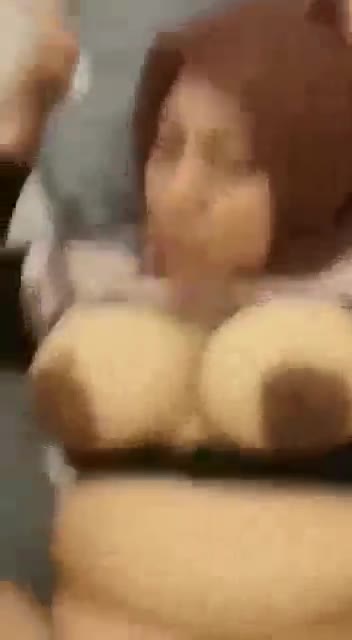 Thumbnail untuk Jilbab Coklat Toket Gede Dientot Rpm Tinggi Doodstream