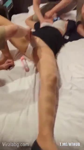 Cantik Gangbang Cewek