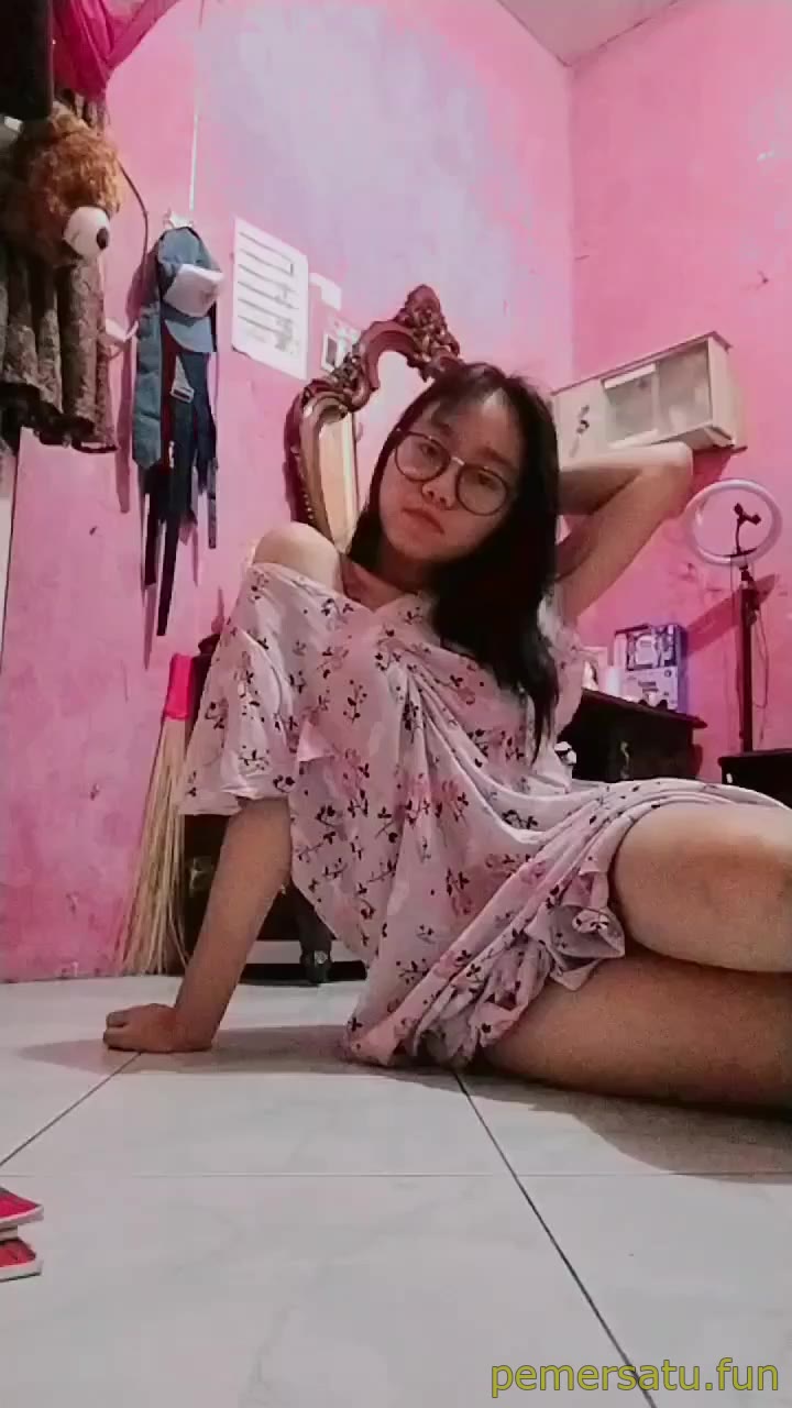 P60 Abg Lugu Berkacamata Bernama Cindy Yang Viral Di Tiktok