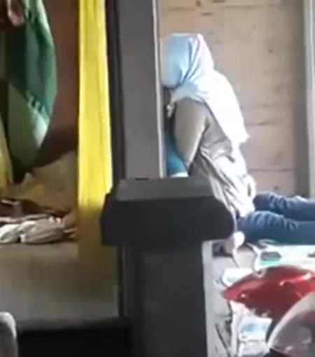 Thumbnail untuk Jilbab Ketahuan Dipaksa Ngewe Ulang Full Video Https