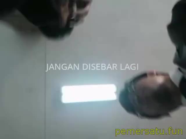 Seragam Intip Di Balik