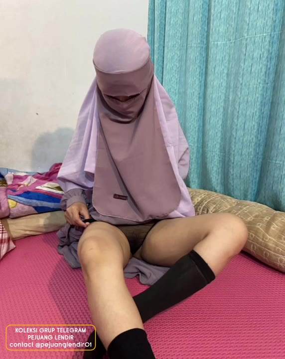 Thumbnail untuk Ukti Dewi 4 Pamerin Memek Buat Ustad Biar