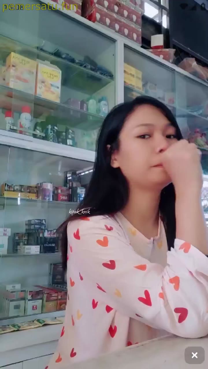 Toket Cantik Penjaga Warung Bayar Grepe