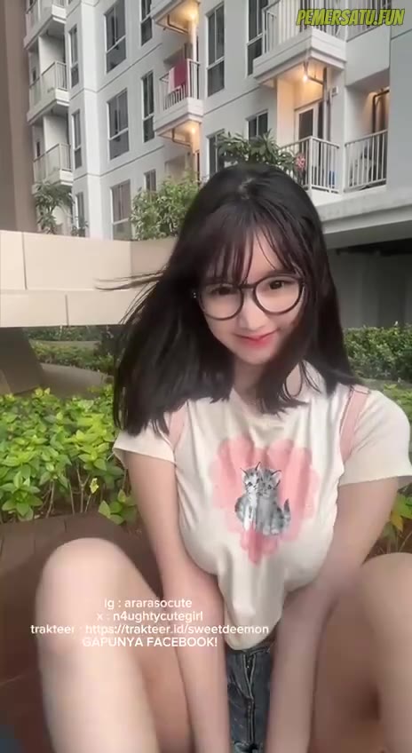 P2 Ararasocute Kacamata Putih Mulus