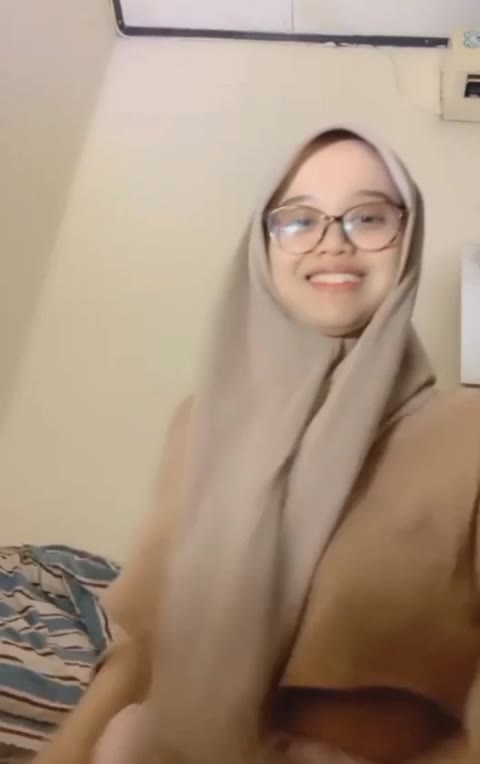 Thumbnail untuk Hijab Spill Tete Xpanas Memek Dood tele Links