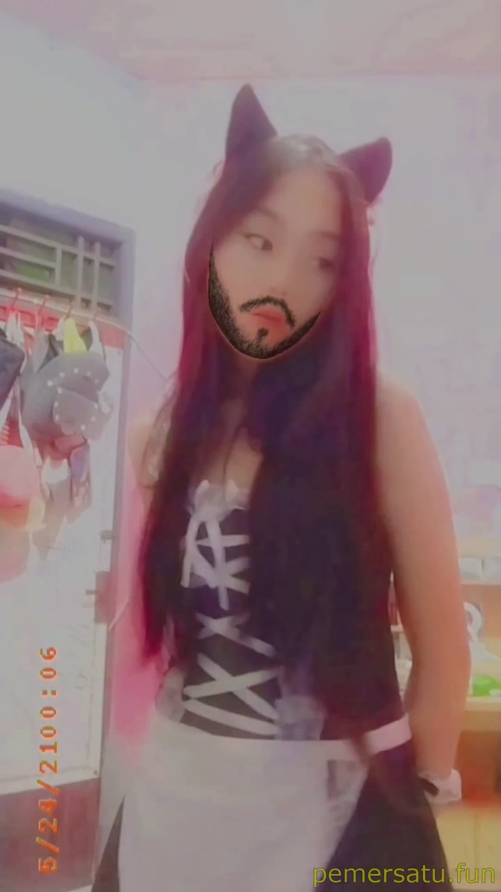 P45 Abg Lugu Berkacamata Bernama Cindy Yang Viral Di Tiktok