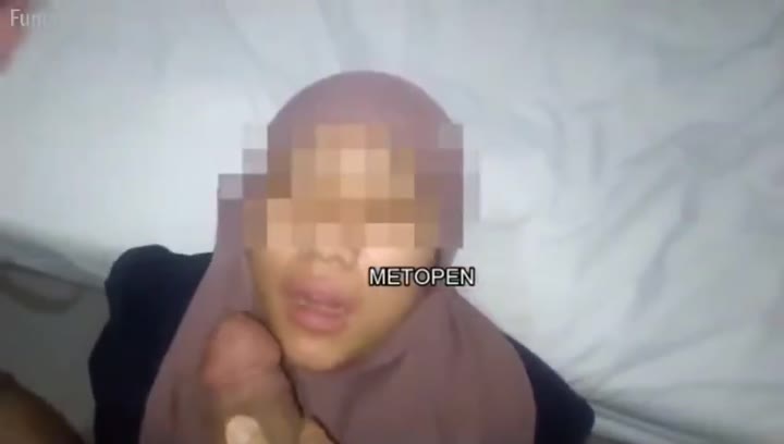 Thumbnail untuk Hijab Sepong Kontol Gede Crot Dimuka Bokep Indo