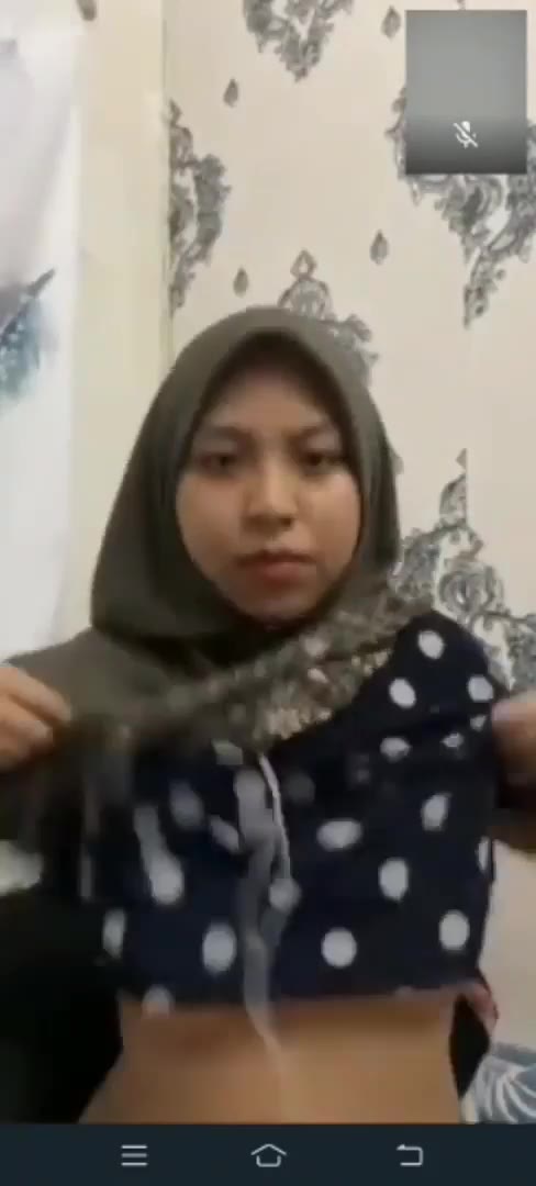 Thumbnail untuk Bokep Indo Vcs Sama Pacar Hijab Suruh Colmek