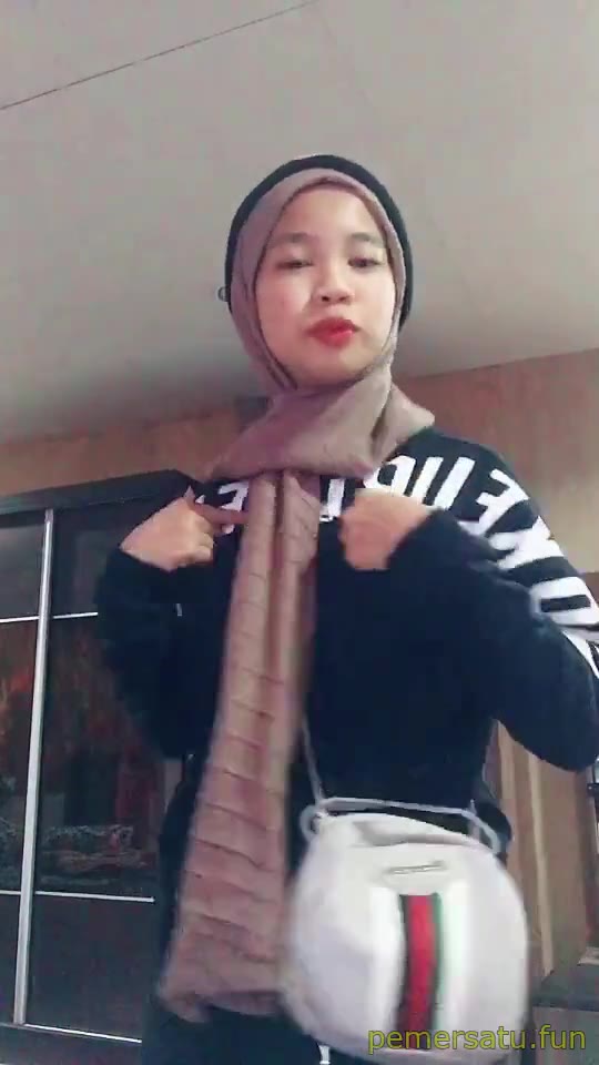 P198 Nurul Syafina Jilbab Pap Tetek