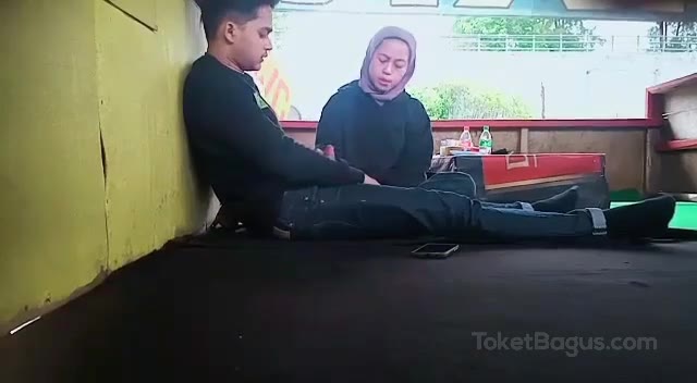Thumbnail untuk Viral Jilbab Nyepong Kontol Di Lesehan Popstream Pemersatu