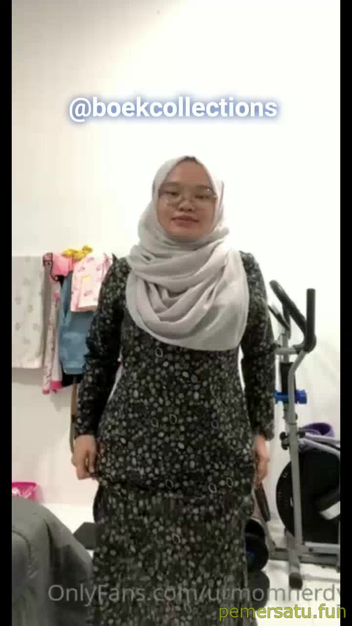 P1 Jilbab Anggun Ternyata Sangean