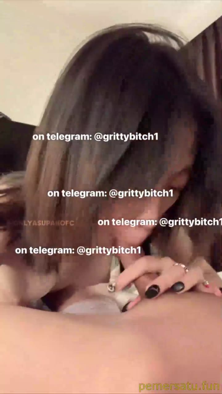 Kecil Grittybitch Sepong Kontol