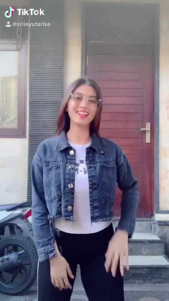 P3 SRI AYU TARISA GADIS BALI VIRAL PEMERSATU DOT FUN